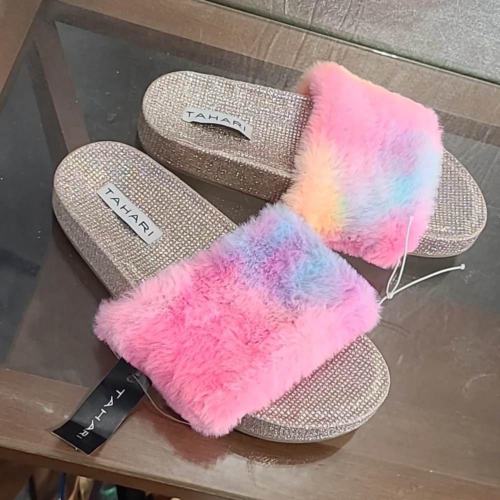NWT Tahari girls fuzzy sandal slides size 3